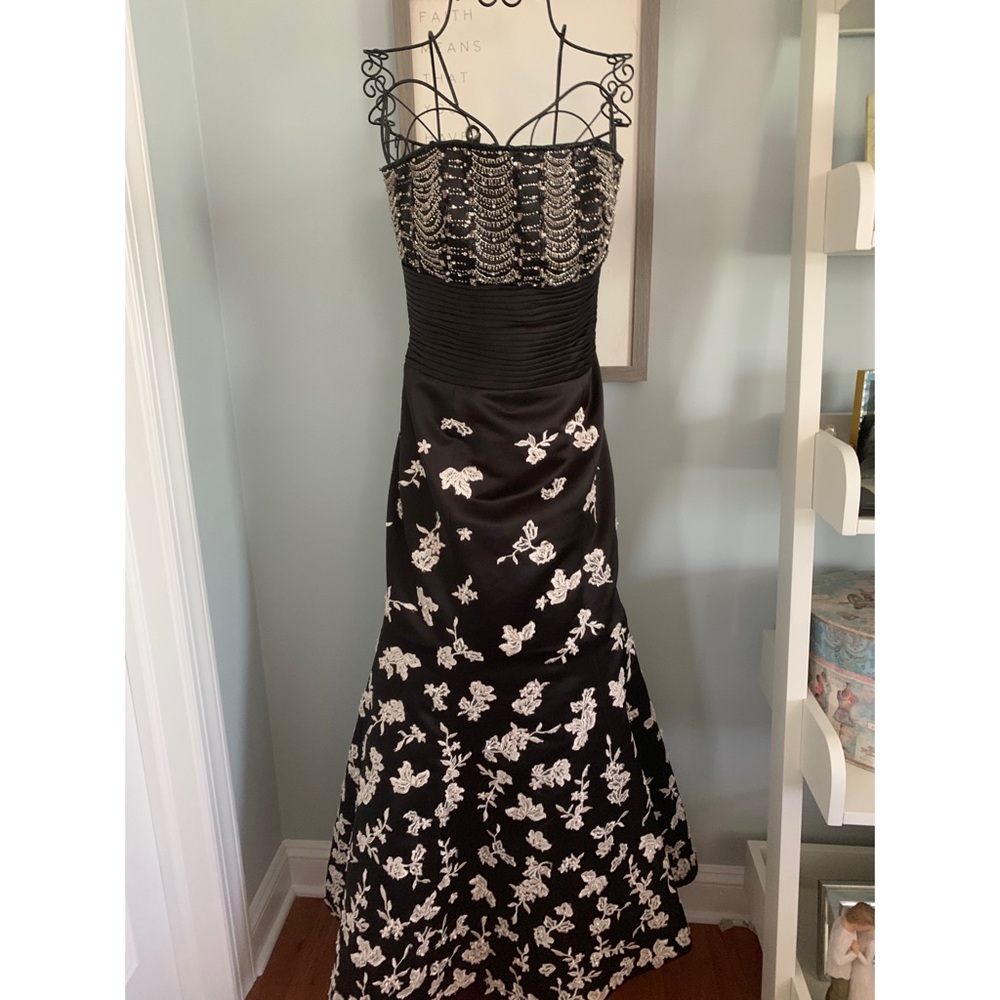 Beautiful Jovani black gown